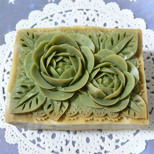 roses on aleppo soap